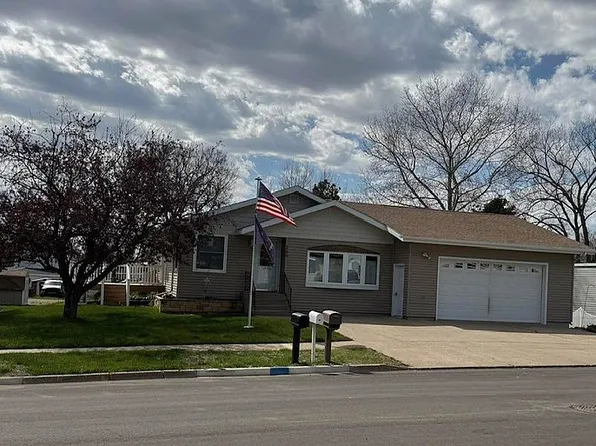 208 N 2nd St, New Salem, ND 58563