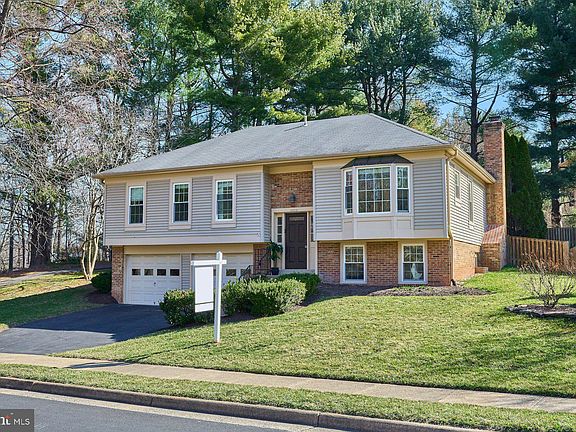 3rd image of 5999 Wilmington Dr