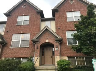108 Creekbend Ct, Mount Prospect, IL