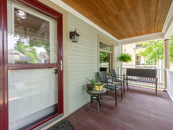2nd image of 504 Thomas Ave