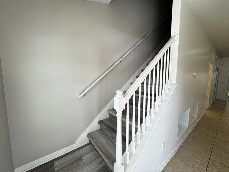 8536 Gablebend Way — Photo 7