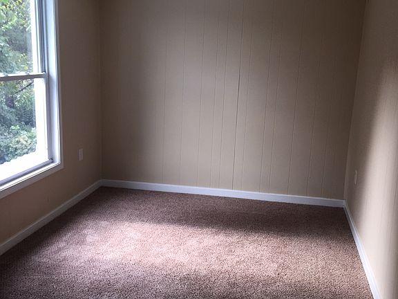 4th image of 776 1/2 S Main St