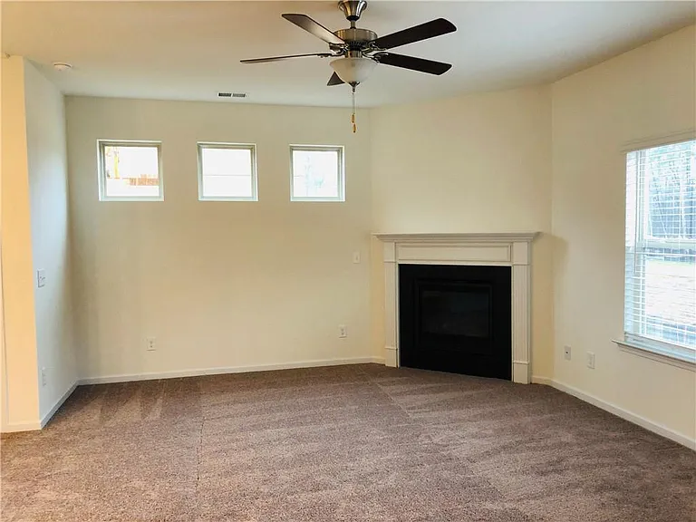 193 Bryon Ln — Photo 6