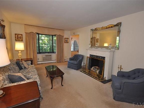 3rd image of 5-5 Foxwood Dr