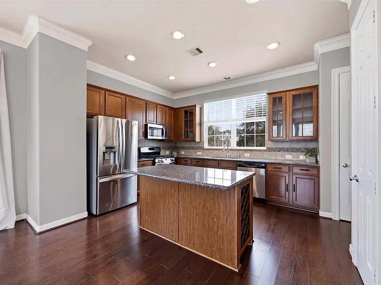 10702 Clearview Villa Pl — Photo 3
