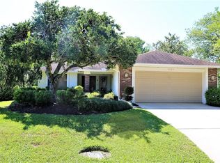 2325 N Walden Pl, Plant City, FL 33566