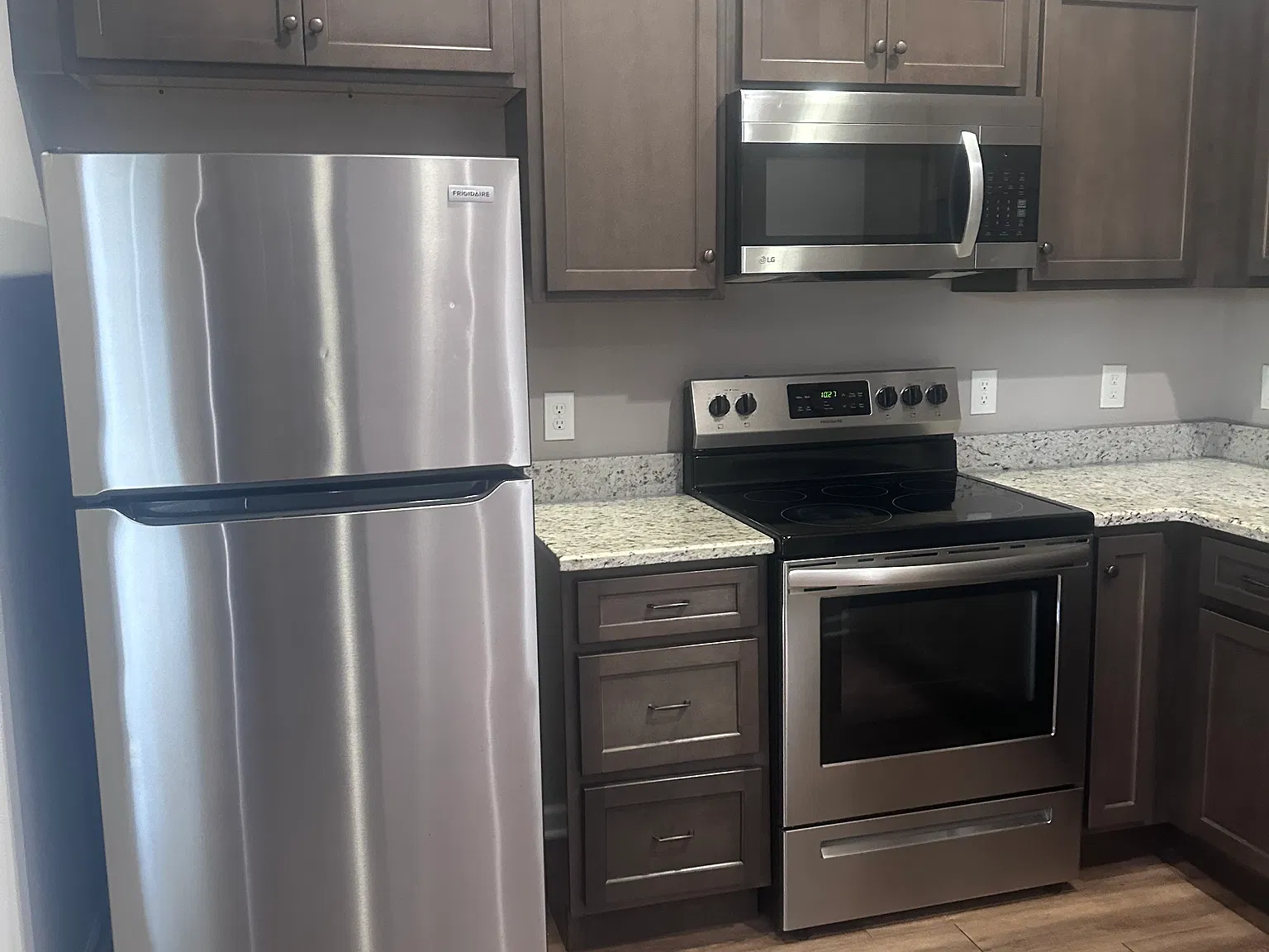 2 bed, $1,275 — Photo 2