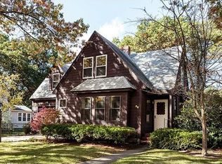 56 Linwood St, Chelmsford, MA 01824