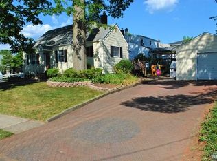 61 Cameron Rd, Bergenfield, NJ 07621