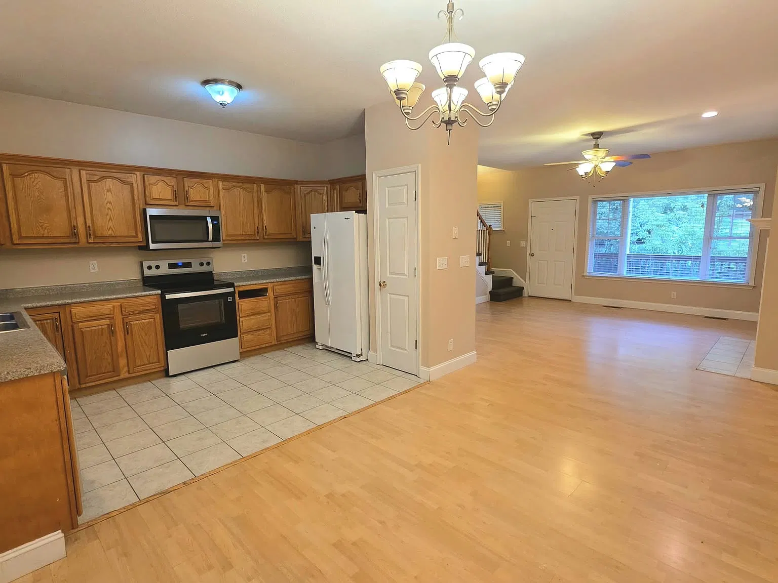 3 bed, 2.5 bath, 1680 sqft, $2,000 — Photo 3