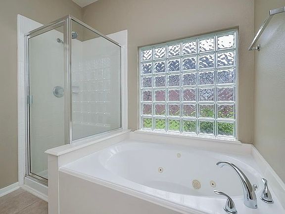5th image of 13607 Ander Oak Ln