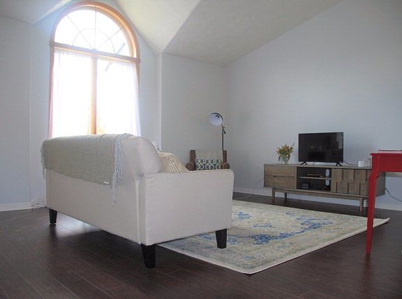 3rd image of 2660 Saint Charles Ave