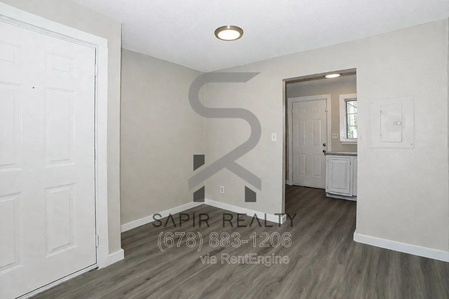2 bed, 1.5 bath, 760 sqft, $950 — Photo 2