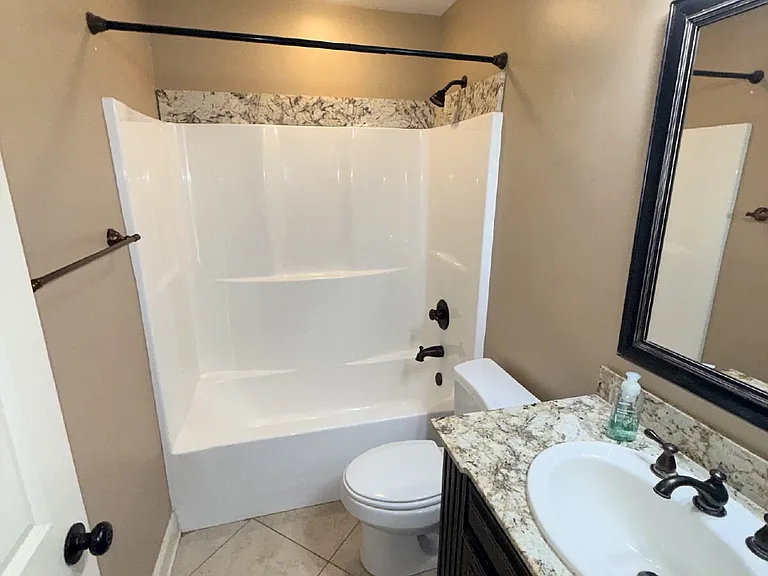 18 Breydon Ct — Photo 7