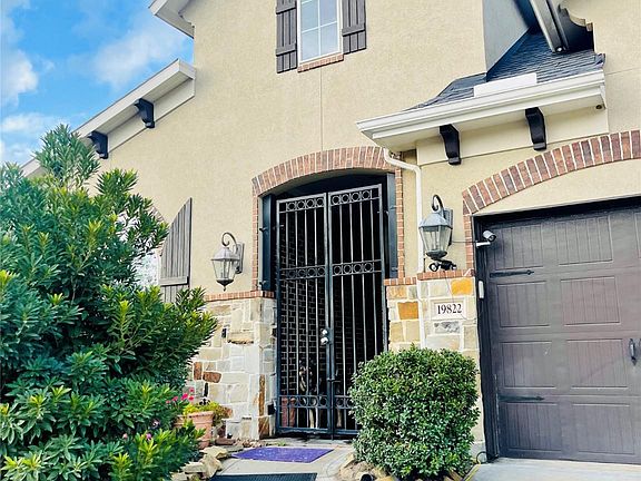 2nd image of 19822 Villas Branch Ln