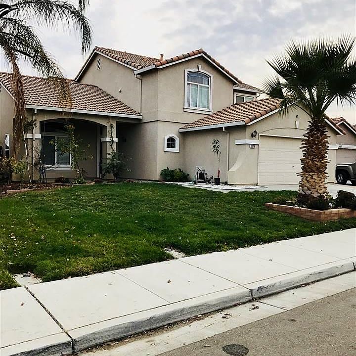 2nd image of 2576 Marie Antoinette Dr