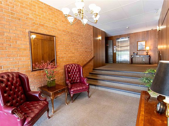 2nd image of 416 Isabella St APT 303