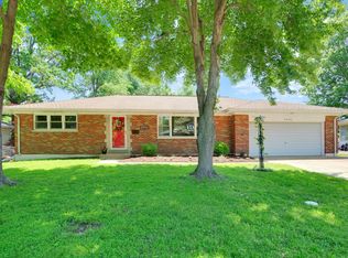 7828 Apple Valley Dr, Saint Louis, MO 63123