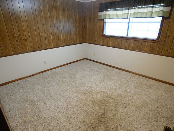 Bedroom 3 - 13' 6" x 11' 6"