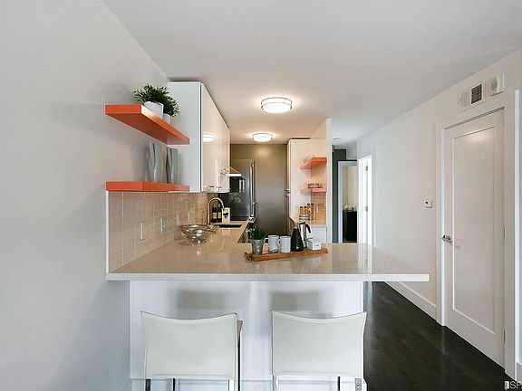 2nd image of 2364 Pacific Ave APT 7