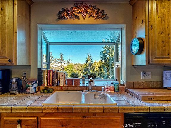 4th image of 863 Grass Valley Rd