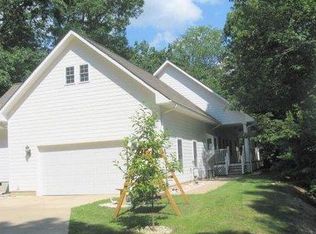 690 Pinewood Dr, Waynesville, NC 28786