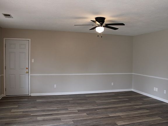 3rd image of 38 Ridgeway Cv