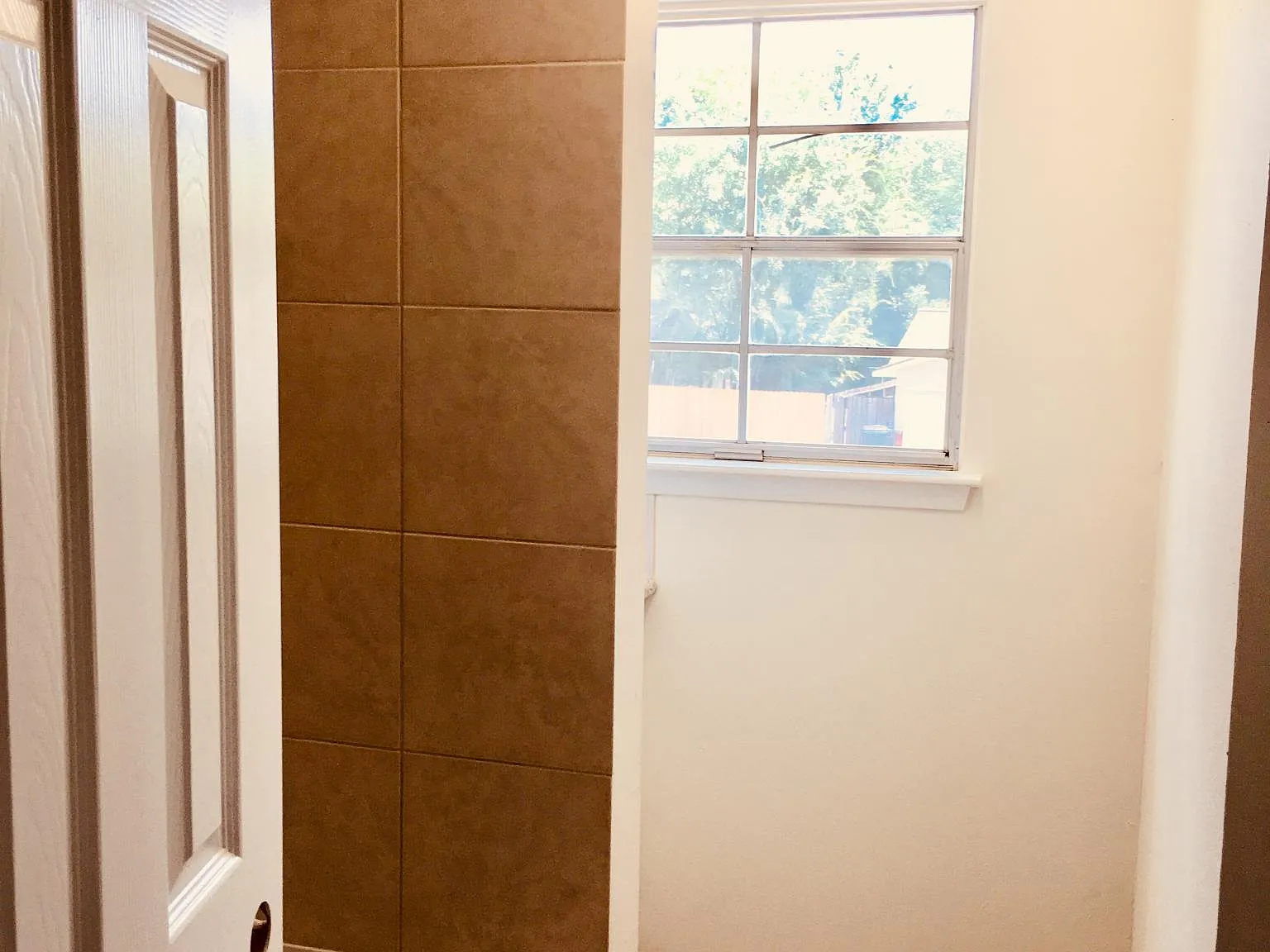1 bed, 2600 sqft, $775 — Photo 2