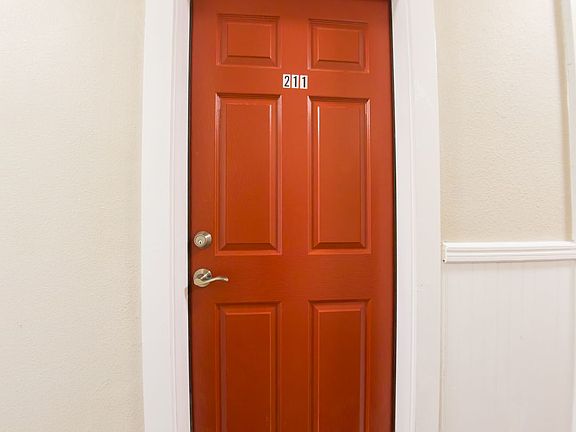5th image of 102 E Robinson St #211