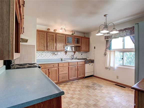 5th image of 3035 Radford Dr