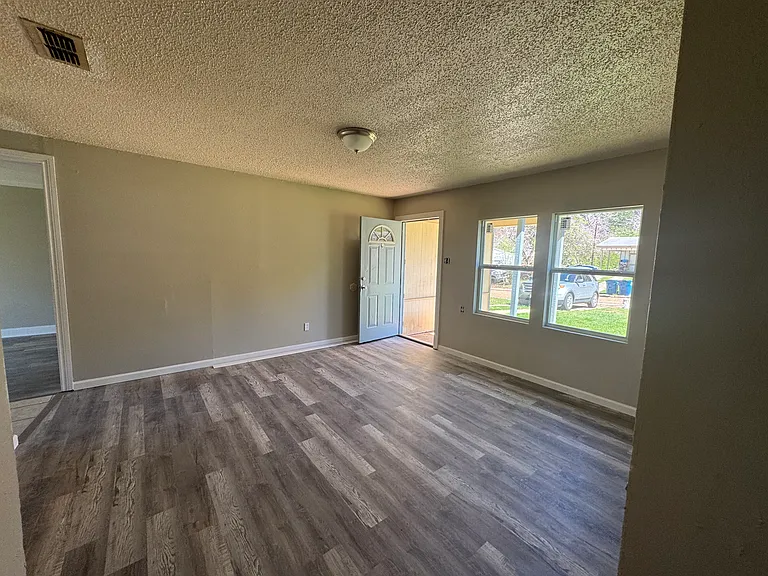 459 Bowie St — Photo 12