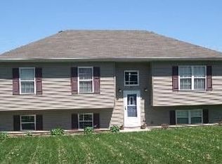 10 E Sandker Ln, Columbia, MO 65202