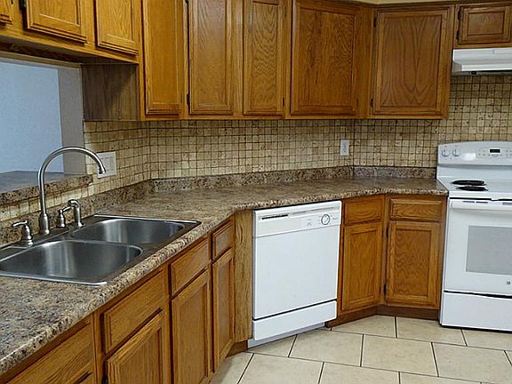 3rd image of 1818 Pilgrims Point Dr
