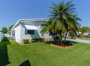 423 Lazy Lake Dr W, Lakeland, FL 33801