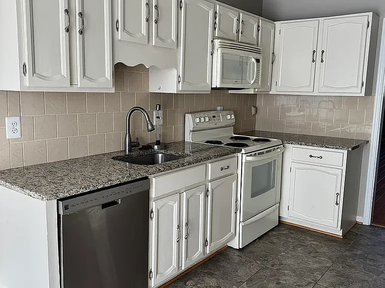 9515 Duffer Way — Photo 7