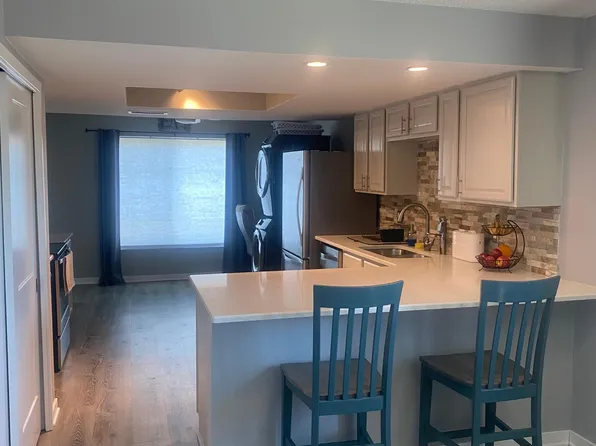 930 85th Ave N APT 401, Saint Petersburg, FL 33702