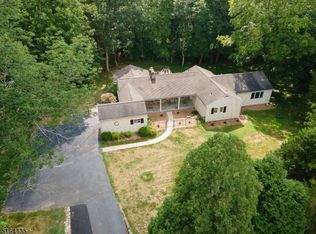 17 Luff Rd, Boonton, NJ 07005