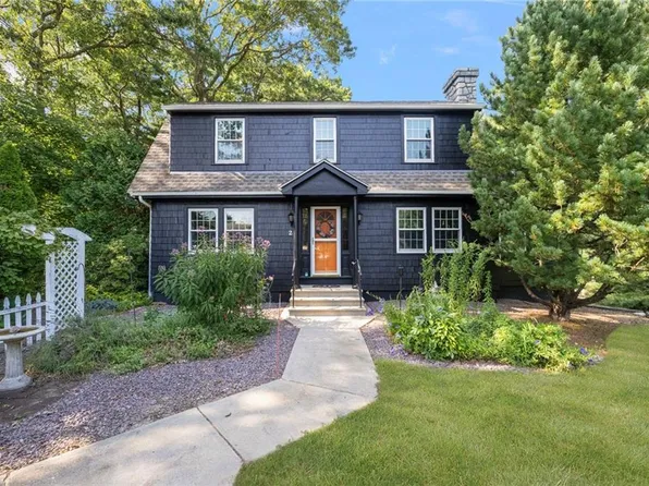 2 Haywood Rd, Coventry, RI 02816