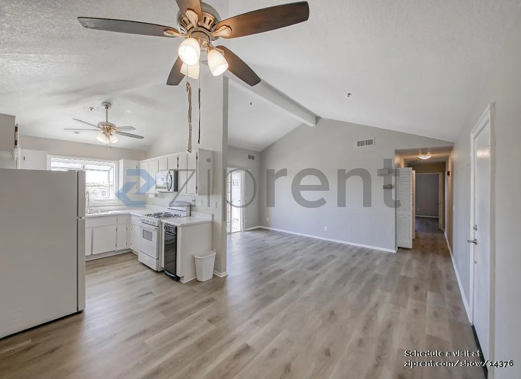 Building Photo - 409 Utica Ave #B21