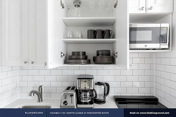 Rented by The Blueground | media 18