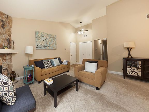 4th image of 1381 E Evergreen Dr #6