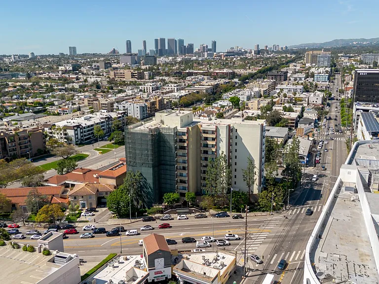 321 S San Vicente Blvd #505 — Photo 28