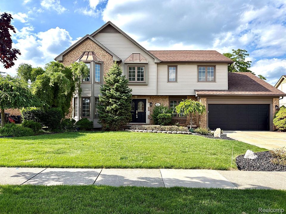 1st image of 34650 Fairfax Dr