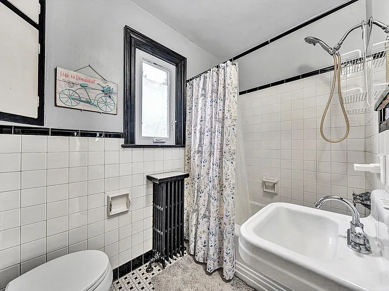 1933 Windsor Ave SW #4 — Photo 8