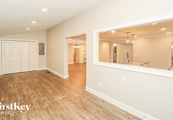 2nd image of 303 Glenview Dr