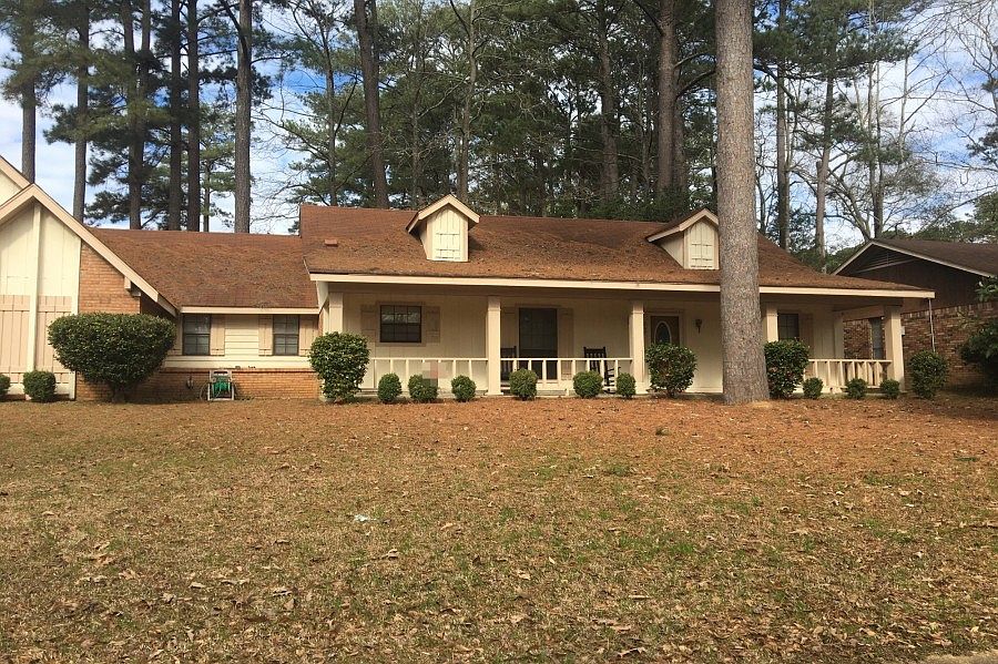 1st image of 242 Holly Hill Dr