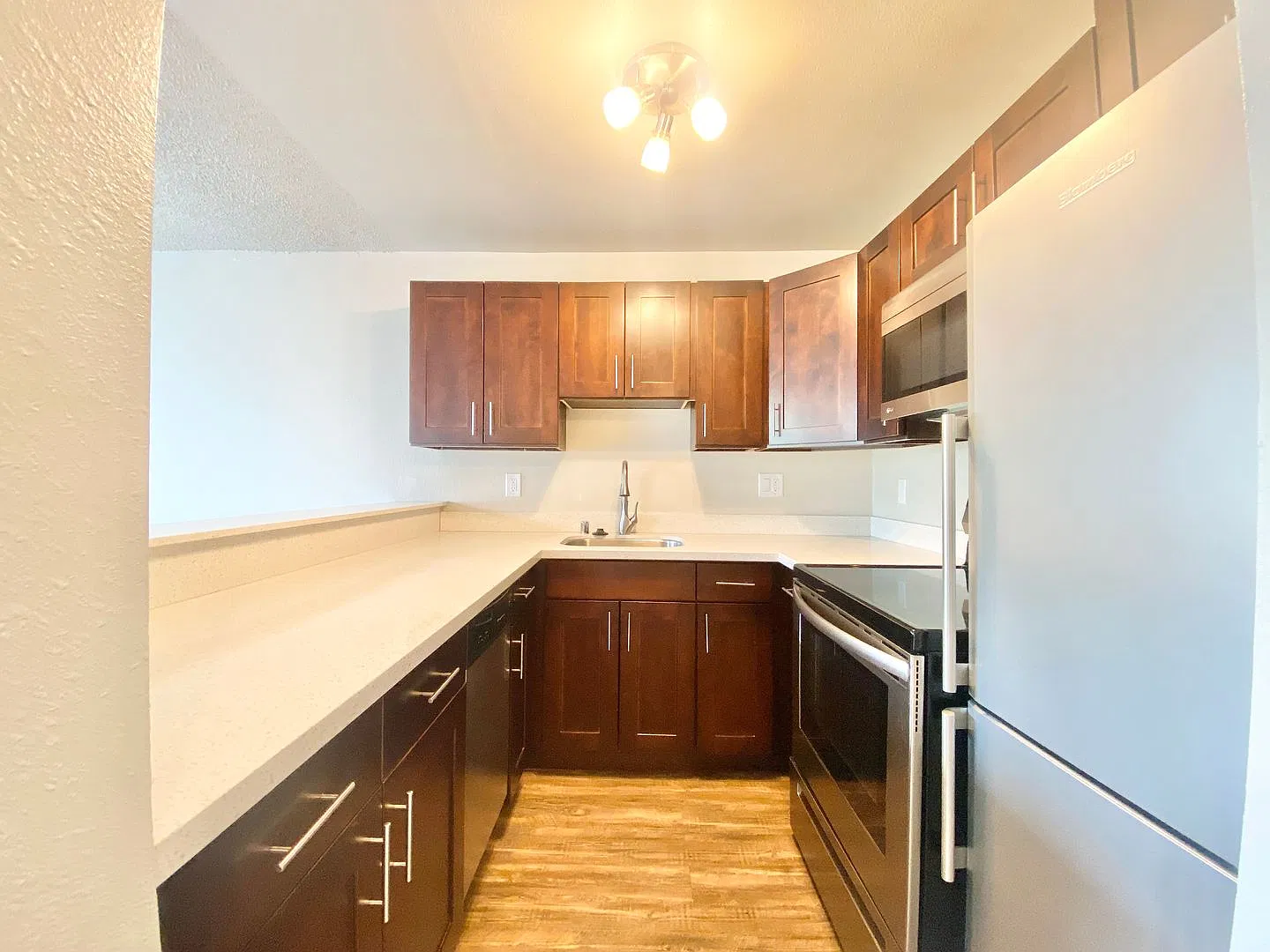 Kenny Apartments — Photo 2