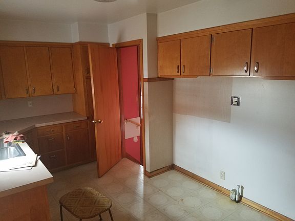 4th image of 410 3rd St N