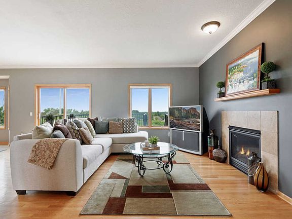 3rd image of 3059 Carey Heights Dr N
