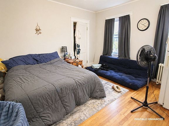 5th image of 10 Hillside St